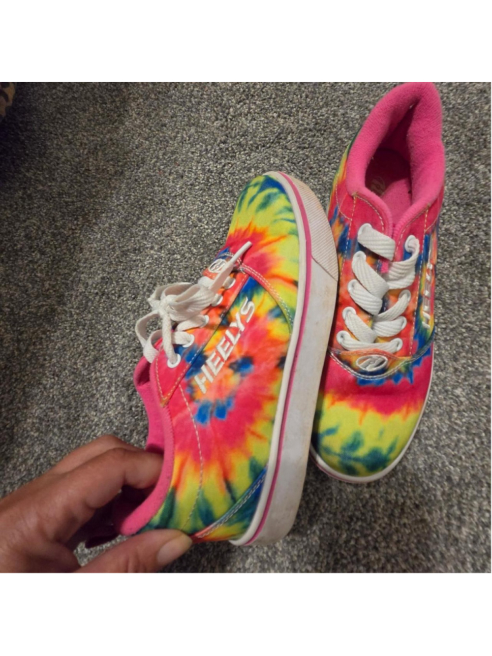 Missing wheels - Pink and multi-colored tie-dye Heelys sneakers in womens US 6 -